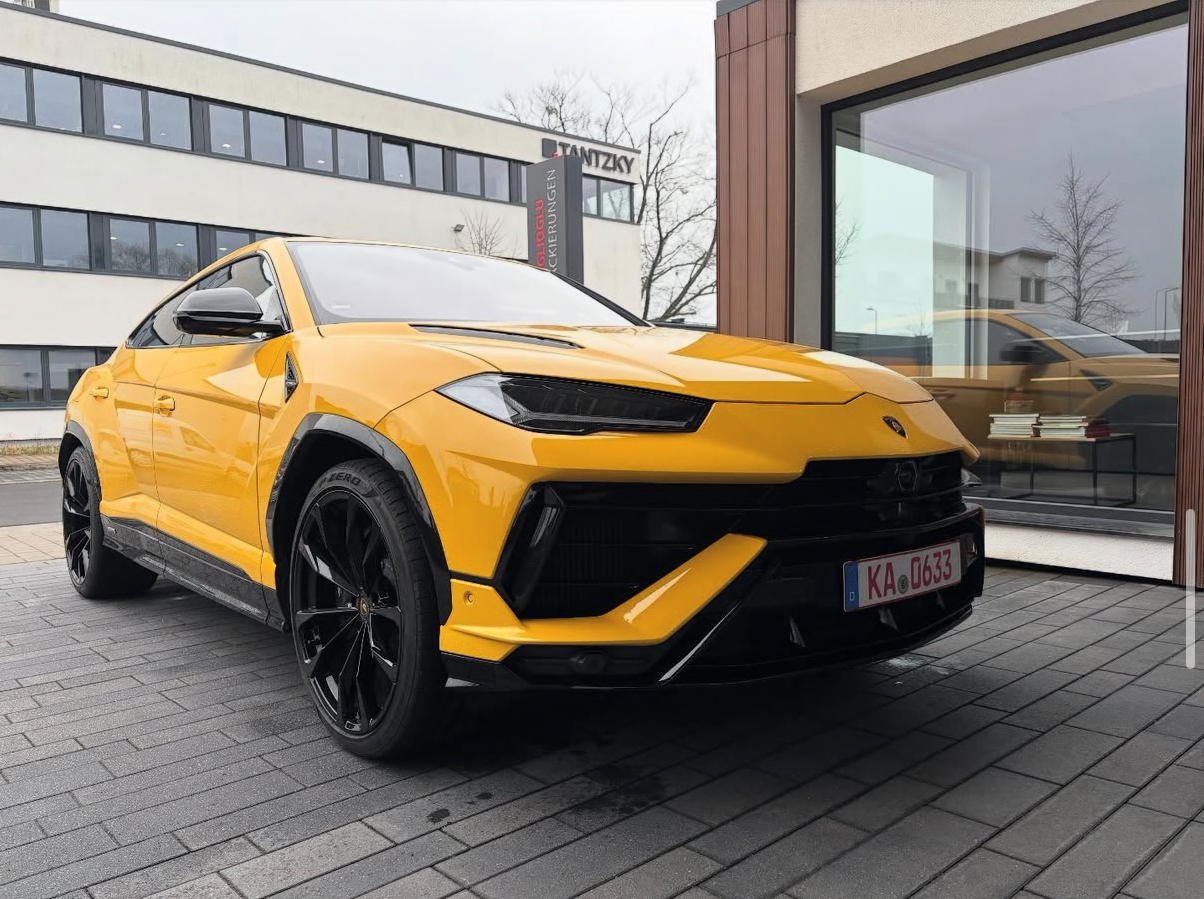 Lamborghini Urus gelb